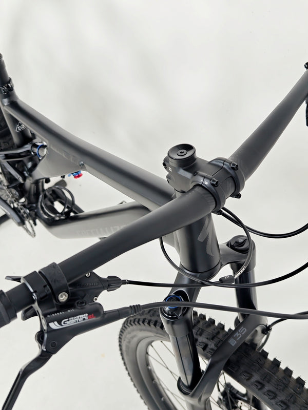 Specialized Stumpjumper Alloy 2022 / S4 - LARGE /RRP: £2,100.00 / Very Good Condition