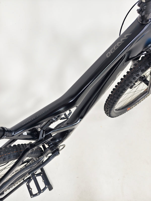 Orbea Occam Carbon / Custom-Built / LARGE / Est. value: £4,000 / Very Good Condition