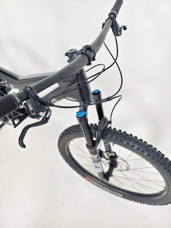 Orbea Occam Carbon / Custom-Built / LARGE / Est. value: £4,000 / Very Good Condition