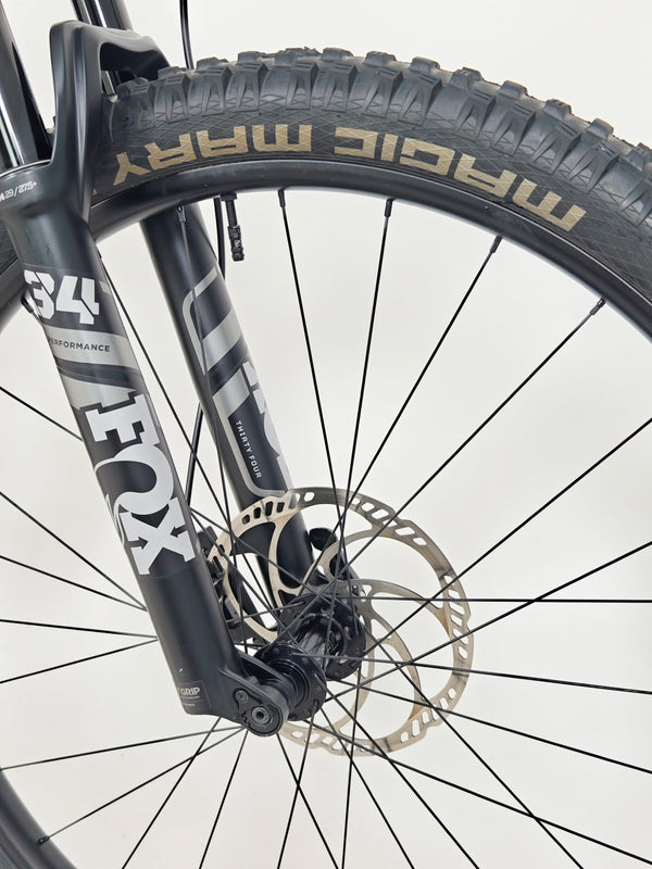 Orbea Occam Carbon / Custom-Built / LARGE / Est. value: £4,000 / Very Good Condition