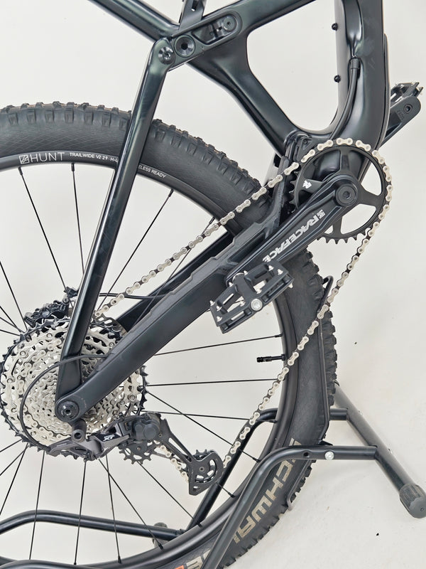 Orbea Occam Carbon / Custom-Built / LARGE / Est. value: £4,000 / Very Good Condition