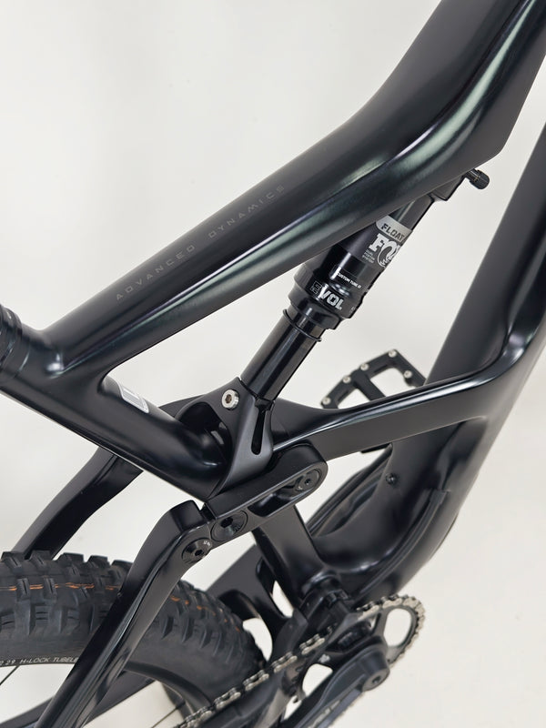 Orbea Occam Carbon / Custom-Built / LARGE / Est. value: £4,000 / Very Good Condition