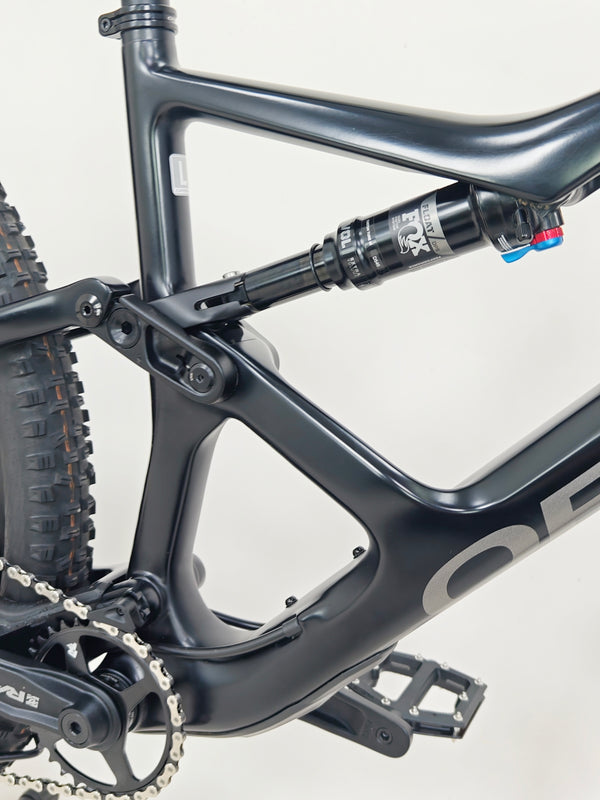 Orbea Occam Carbon / Custom-Built / LARGE / Est. value: £4,000 / Very Good Condition