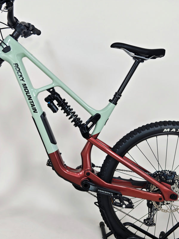 Rocky Mountain Slayer Carbon 50 2023 / LARGE / RRP: £5,999.00 / Very Good Condition