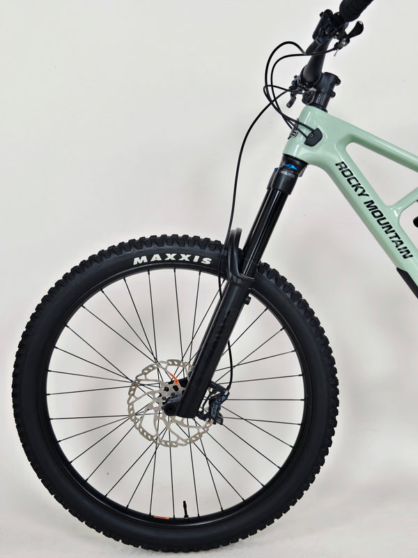 Rocky Mountain Slayer Carbon 50 2023 / LARGE / RRP: £5,999.00 / Very Good Condition