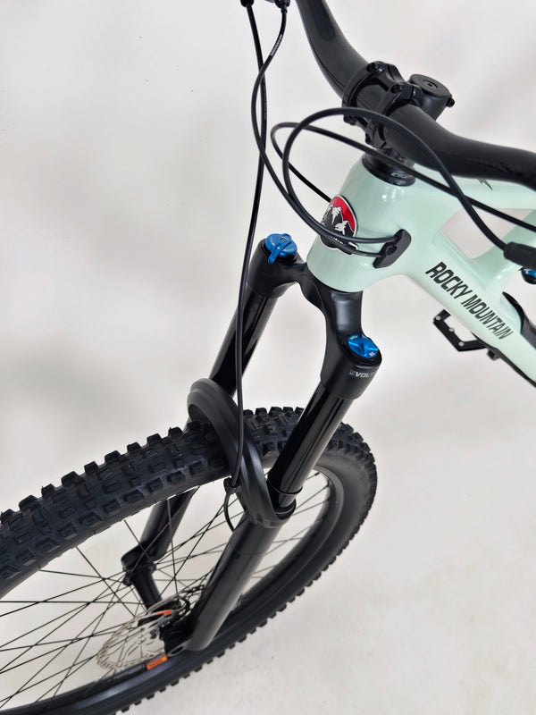 Rocky Mountain Slayer Carbon 50 2023 / LARGE / RRP: £5,999.00 / Very Good Condition