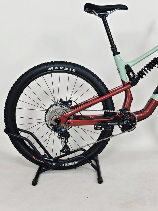Rocky Mountain Slayer Carbon 50 2023 / LARGE / RRP: £5,999.00 / Very Good Condition