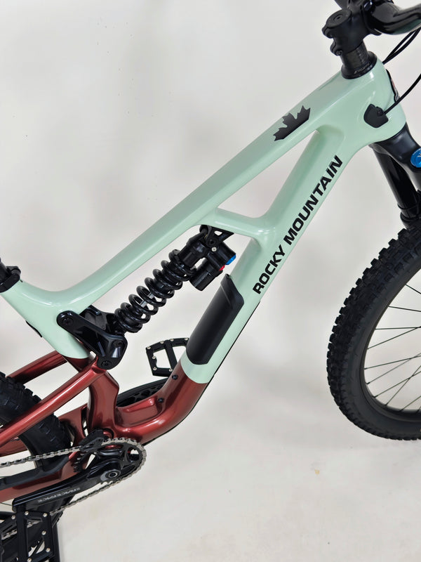 Rocky Mountain Slayer Carbon 50 2023 / LARGE / RRP: £5,999.00 / Very Good Condition
