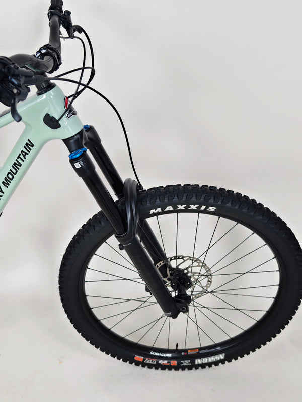 Rocky Mountain Slayer Carbon 50 2023 / LARGE / RRP: £5,999.00 / Very Good Condition