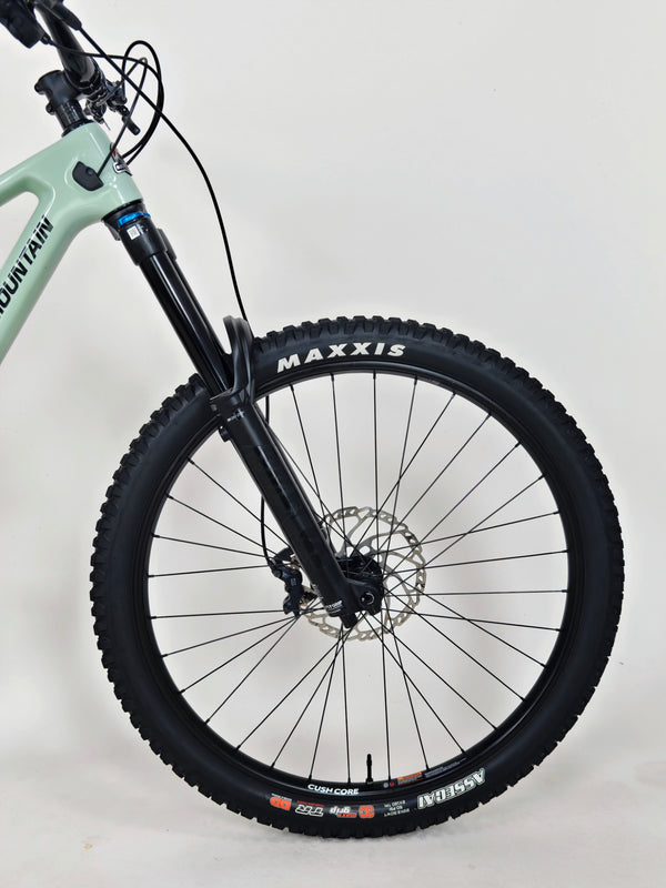 Rocky Mountain Slayer Carbon 50 2023 / LARGE / RRP: £5,999.00 / Very Good Condition