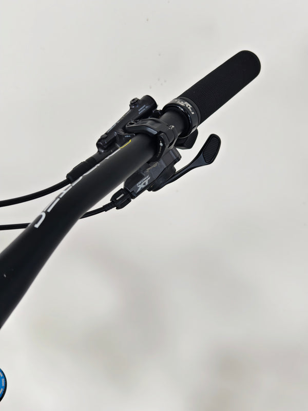Pivot Switchblade Pro XT/XTR 2023 / LARGE / RRP: £8,100.00 / Very Good Condition