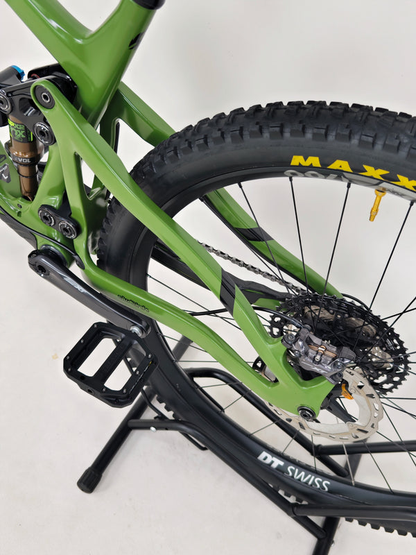Pivot Switchblade Pro XT/XTR 2023 / LARGE / RRP: £8,100.00 / Very Good Condition