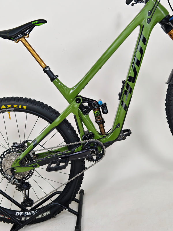 Pivot Switchblade Pro XT/XTR 2023 / LARGE / RRP: £8,100.00 / Very Good Condition