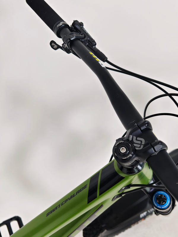 Pivot Switchblade Pro XT/XTR 2023 / LARGE / RRP: £8,100.00 / Very Good Condition