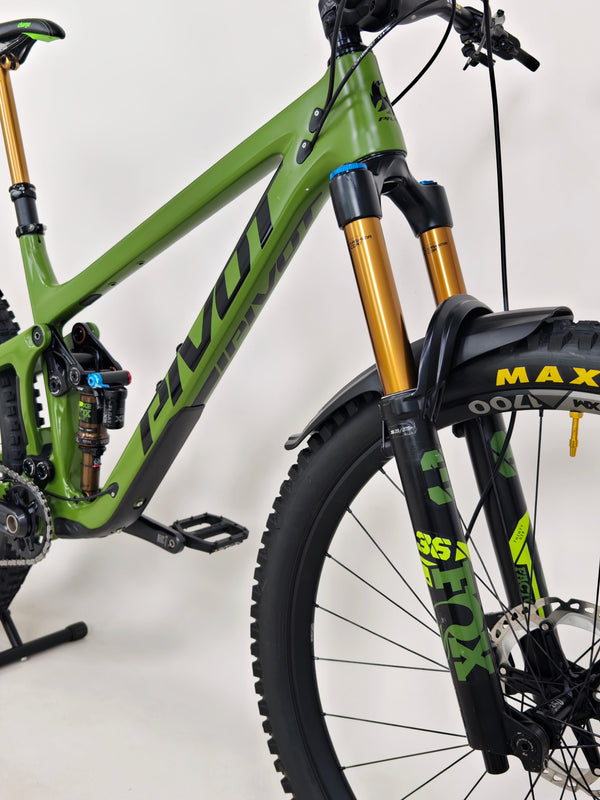 Pivot Switchblade Pro XT/XTR 2023 / LARGE / RRP: £8,100.00 / Very Good Condition