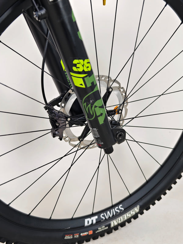 Pivot Switchblade Pro XT/XTR 2023 / LARGE / RRP: £8,100.00 / Very Good Condition