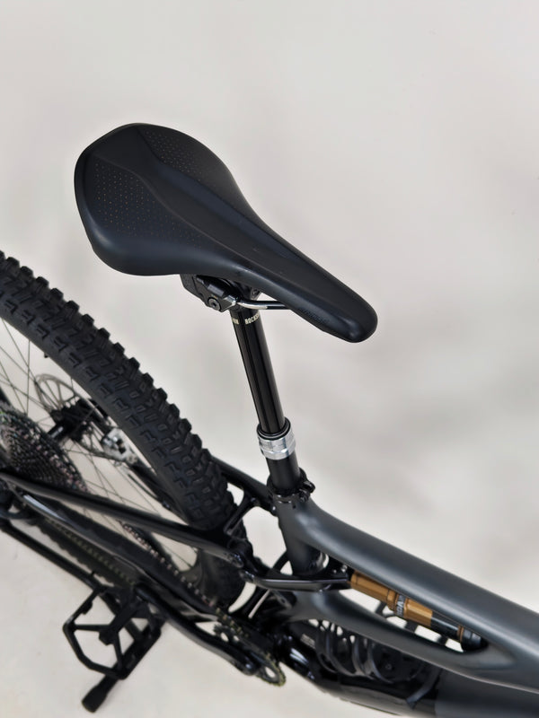 Specialized S-Works Stumpjumper AXS 2022 CARBON/ MEDIUM / RRP: £8,499.00 / Excellent Condition!