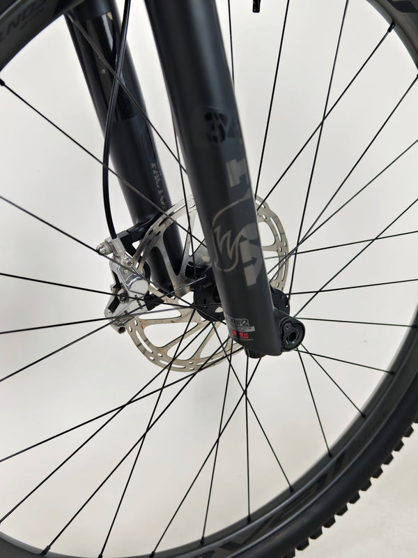 Specialized S-Works Stumpjumper AXS 2022 CARBON/ MEDIUM / RRP: £8,499.00 / Excellent Condition!