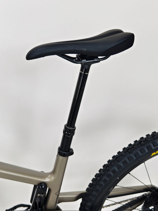 Santa Cruz Megatower 2 GX AXS C 2023 / Customized / LARGE / RRP: £7,899.00/ Excellent Condition!