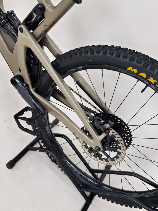 Santa Cruz Megatower 2 GX AXS C 2023 / Customized / LARGE / RRP: £7,899.00/ Excellent Condition!