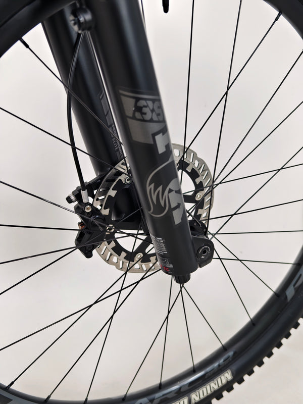 Santa Cruz Megatower 2 GX AXS C 2023 / Customized / LARGE / RRP: £7,899.00/ Excellent Condition!