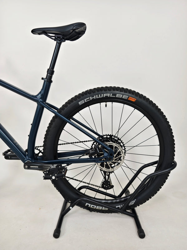 Specialized Fuse Sport 27.5 2023 / LARGE / RRP: £1,600.00 / Excellent Condition