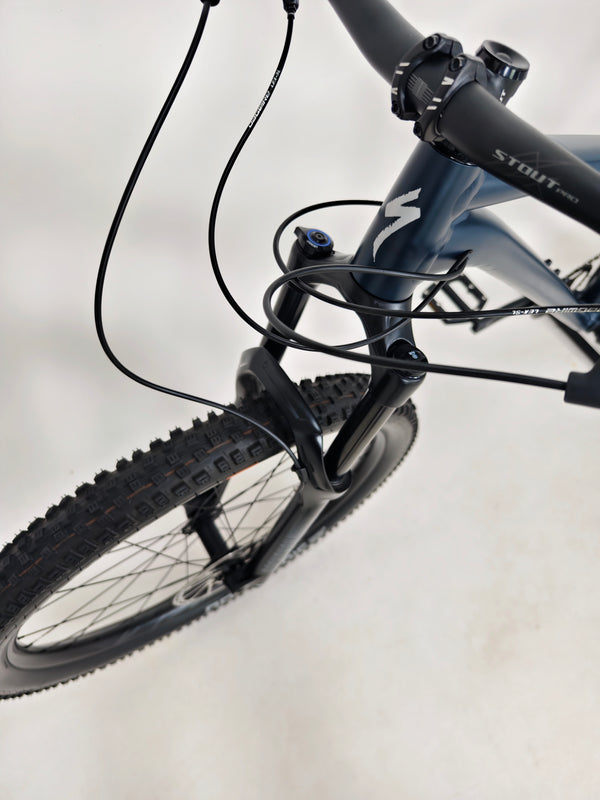 Specialized Fuse Sport 27.5 2023 / LARGE / RRP: £1,600.00 / Excellent Condition