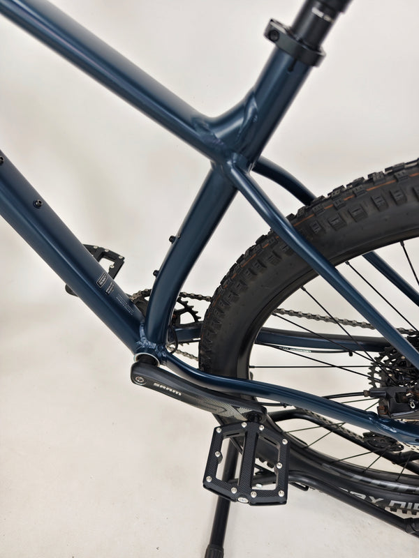 Specialized Fuse Sport 27.5 2023 / LARGE / RRP: £1,600.00 / Excellent Condition