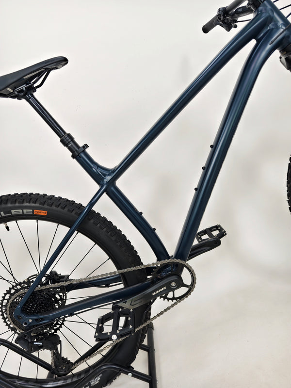 Specialized Fuse Sport 27.5 2023 / LARGE / RRP: £1,600.00 / Excellent Condition