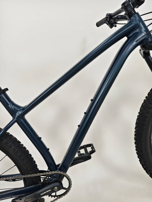 Specialized Fuse Sport 27.5 2023 / LARGE / RRP: £1,600.00 / Excellent Condition