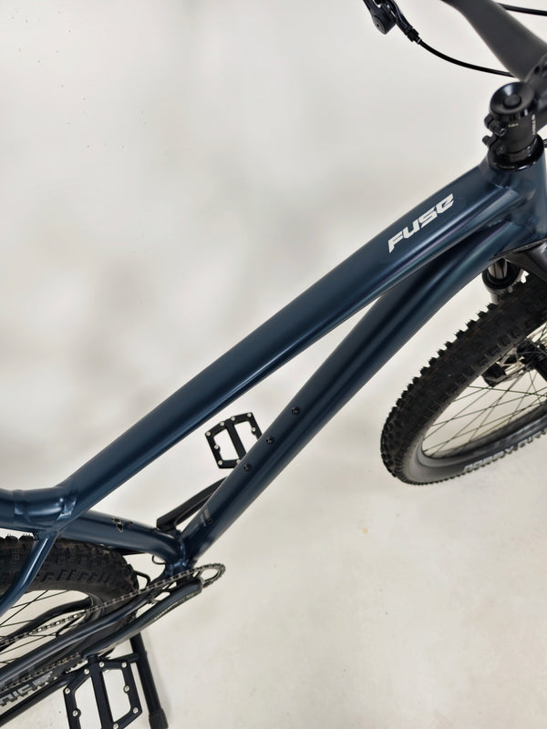 Specialized Fuse Sport 27.5 2023 / LARGE / RRP: £1,600.00 / Excellent Condition