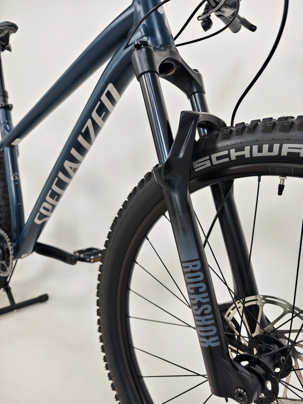 Specialized Fuse Sport 27.5 2023 / LARGE / RRP: £1,600.00 / Excellent Condition