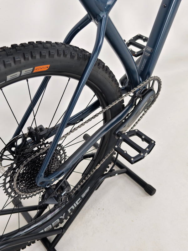 Specialized Fuse Sport 27.5 2023 / LARGE / RRP: £1,600.00 / Excellent Condition