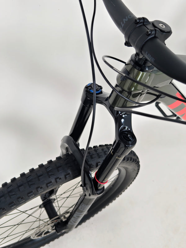 Trek Slash 7 2022 / ML/ 180 mm travel / RRP: £3,200.00 / Very Good Condition!