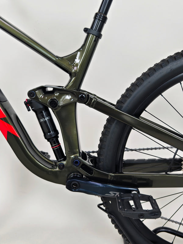 Trek Slash 7 2022 / ML/ 180 mm travel / RRP: £3,200.00 / Very Good Condition!