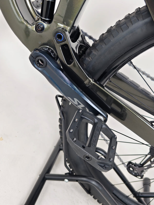 Trek Slash 7 2022 / ML/ 180 mm travel / RRP: £3,200.00 / Very Good Condition!