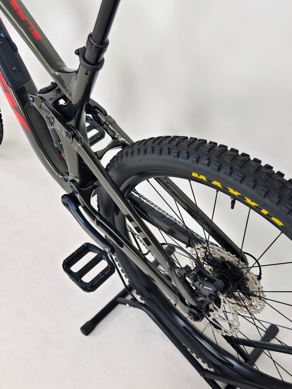 Trek Slash 7 2022 / ML/ 180 mm travel / RRP: £3,200.00 / Very Good Condition!