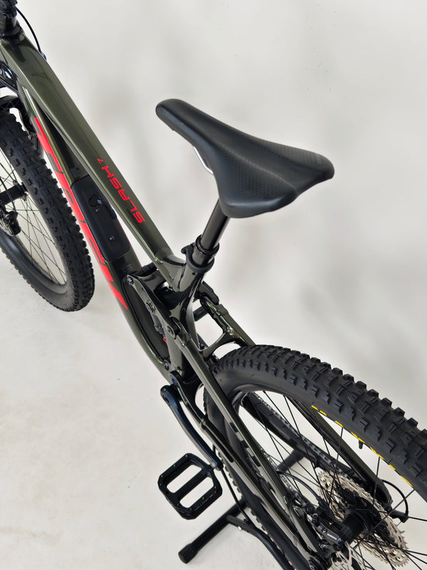 Trek Slash 7 2022 / ML/ 180 mm travel / RRP: £3,200.00 / Very Good Condition!
