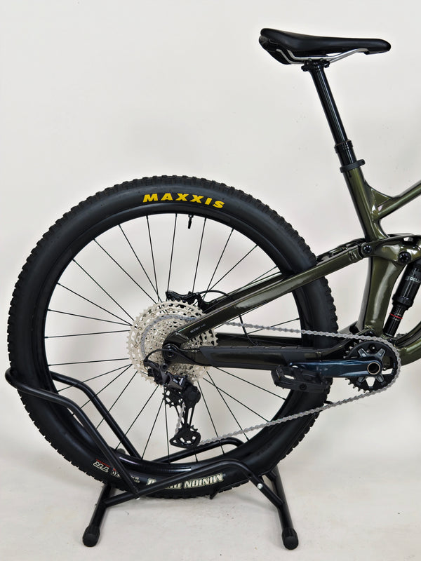 Trek Slash 7 2022 / ML/ 180 mm travel / RRP: £3,200.00 / Very Good Condition!