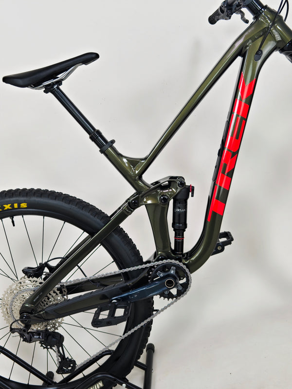 Trek Slash 7 2022 / ML/ 180 mm travel / RRP: £3,200.00 / Very Good Condition!
