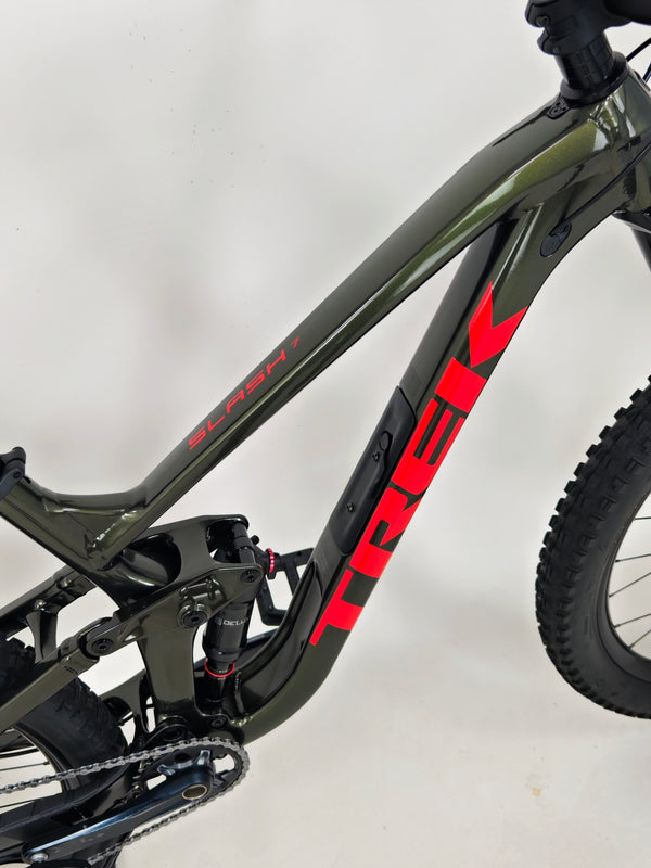 Trek Slash 7 2022 / ML/ 180 mm travel / RRP: £3,200.00 / Very Good Condition!