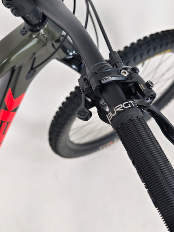 Trek Slash 7 2022 / ML/ 180 mm travel / RRP: £3,200.00 / Very Good Condition!