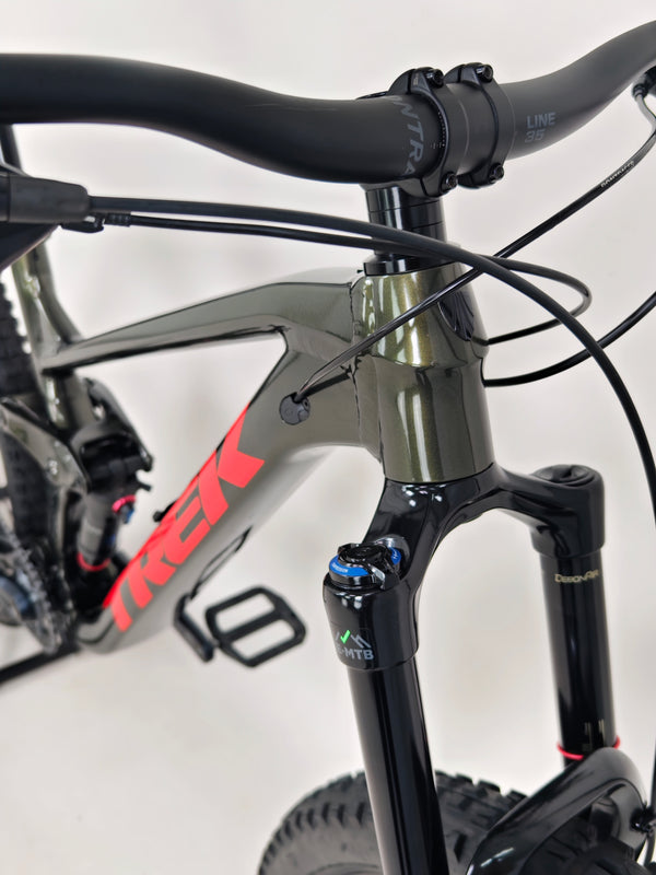 Trek Slash 7 2022 / ML/ 180 mm travel / RRP: £3,200.00 / Very Good Condition!