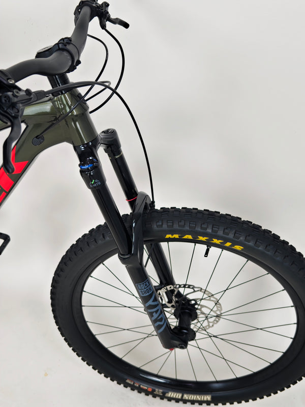 Trek Slash 7 2022 / ML/ 180 mm travel / RRP: £3,200.00 / Very Good Condition!