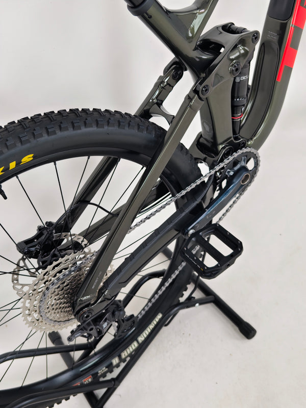 Trek Slash 7 2022 / ML/ 180 mm travel / RRP: £3,200.00 / Very Good Condition!