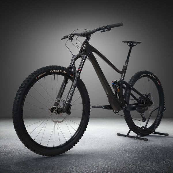 Lapierre Zesty AM CF 8.9 2023/ LARGE /Lyrik / RRP: £5,899.00 / LIKE NEW!