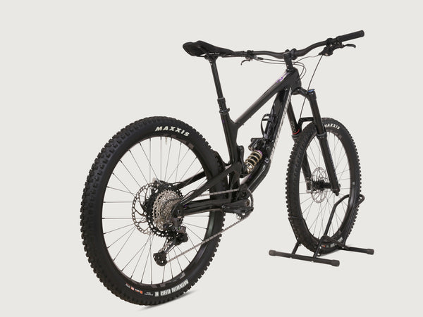 Nukeproof Giga 297 Limited-Edition "Sprung" Carbon 2023 / MEDIUM / Custom Built / Excellent Condition