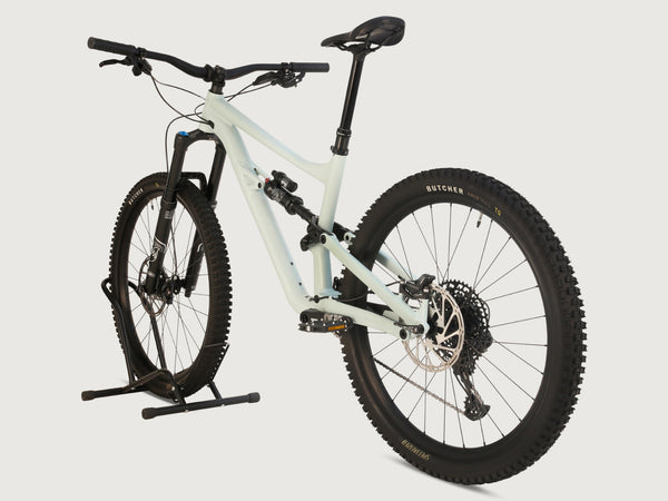 Specialized Status 160 2023 / LARGE (S4) / RRP: £2,900.00 / Very Good Condition