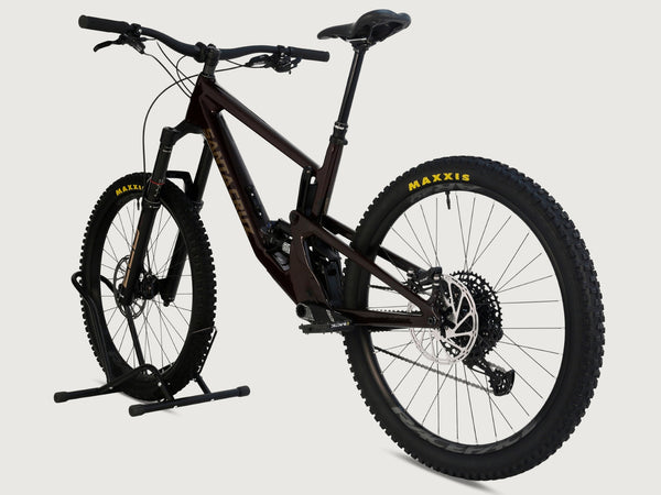 Santa Cruz Nomad 5 C R 27.5 2022 / LARGE / Carbon / Excellent Condition
