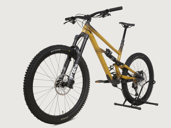 Specialized STATUS 2 170 2025 / X-LARGE (S5) / FOX 38 / RRP: £2,999.00 / Like NEW!